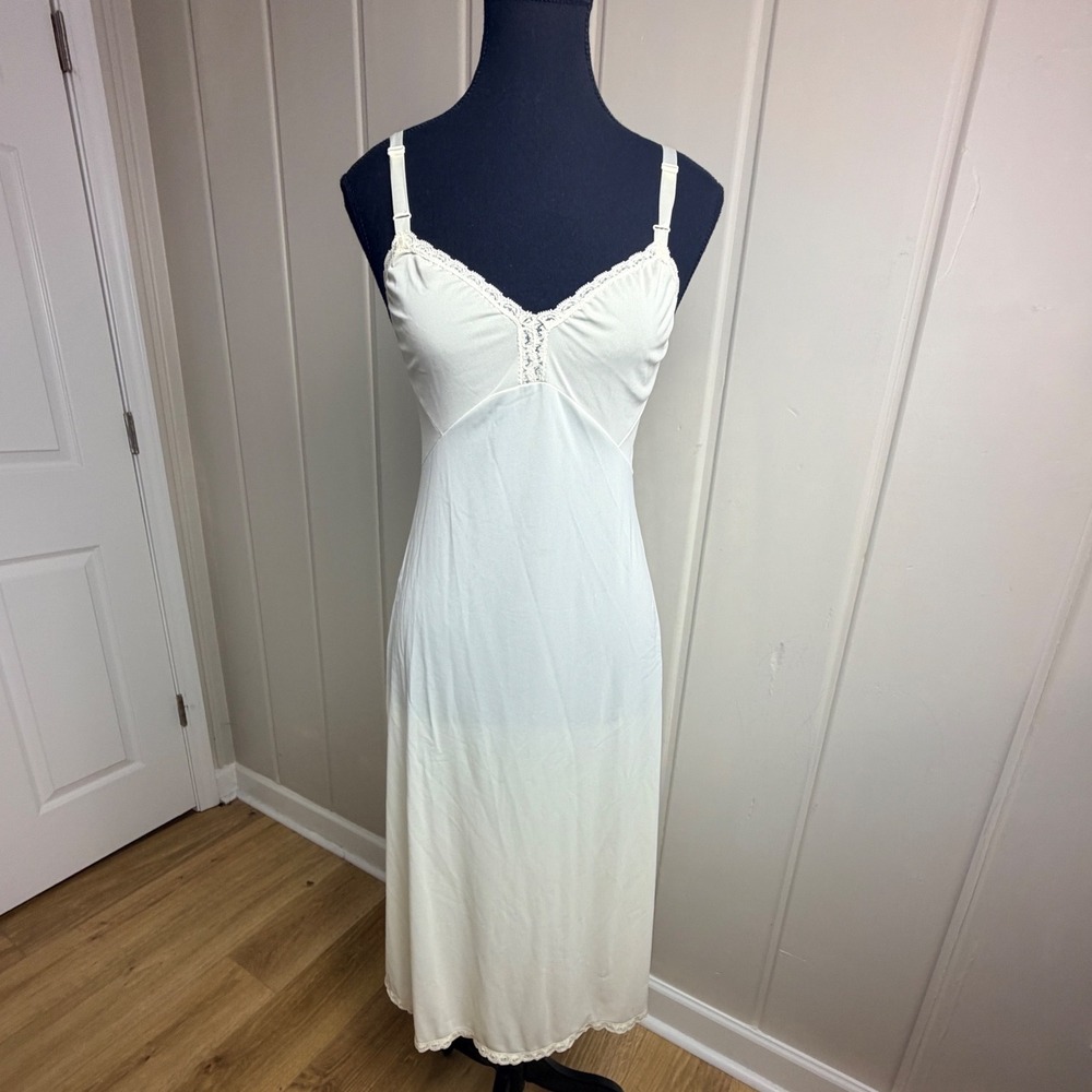 Shadowline Vintage Full Slip Lace Trim Ivory White Adjustable Straps Size 32 28